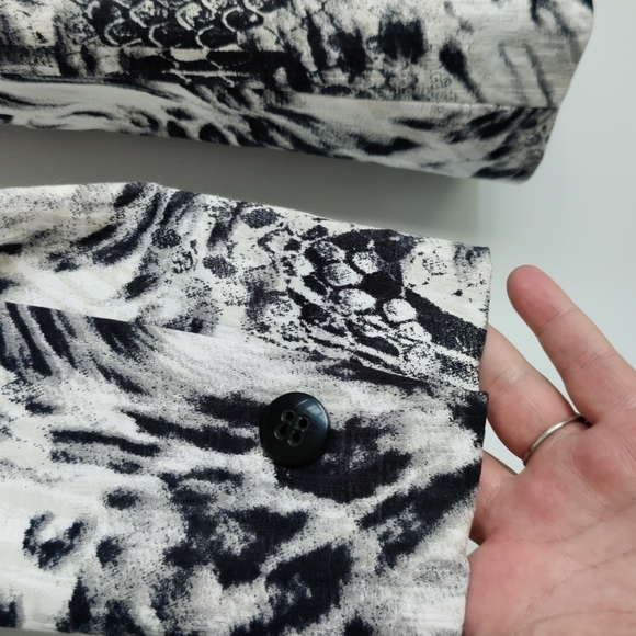 Black and white graphic jacket - Picture 6 of 7